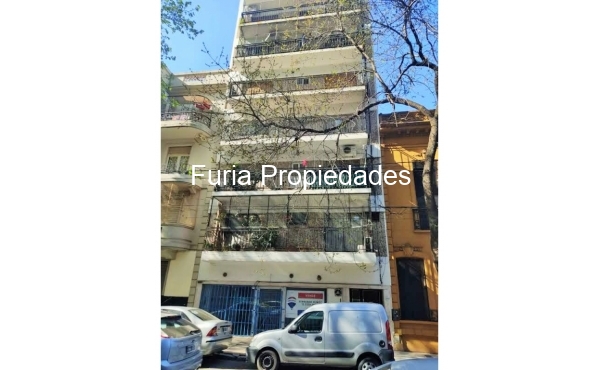 Semipiso en venta en Flores excelente ubicaion muy amplio