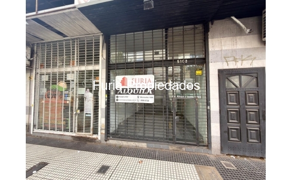 Local en alquiler sobre Av. Jonte en centro comercial de Monte Castro